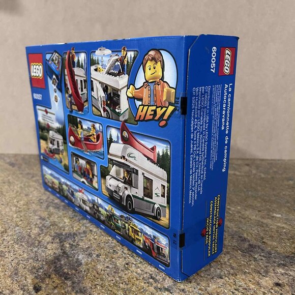 LEGO CITY 60057 “Camper Van” 195 Pieces Building Toy *NEW* - Picture 4 of 4